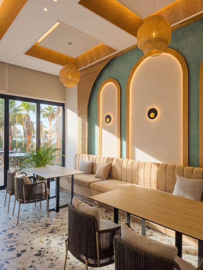 Merar Hotel Golem  Eksteriør bilde