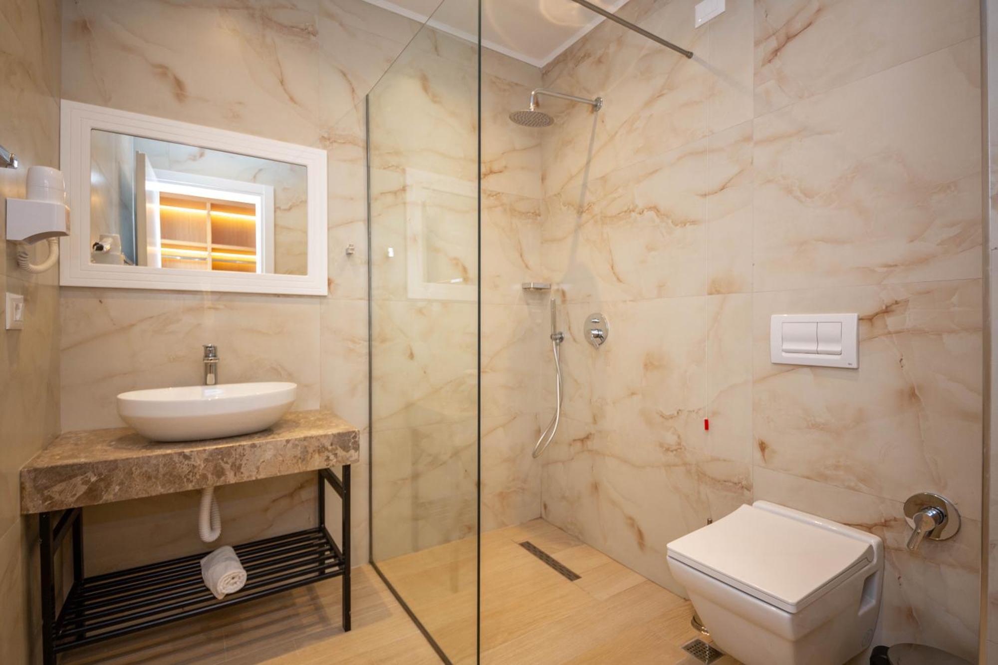 Merar Hotel Golem  Rom bilde